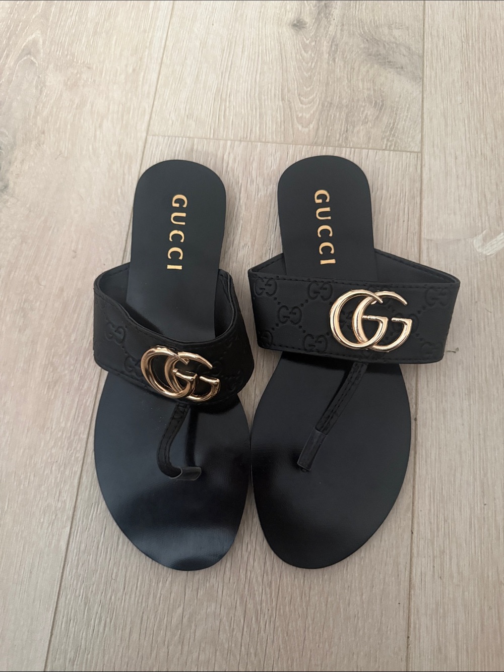 Gucci Black Leather GG Thong Slide Sandals with Gold Logo